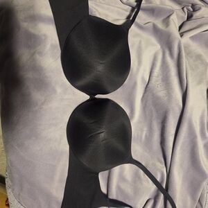 SKIMS Kim Kardashian Women's 32DDD Bra New w/out Tags!